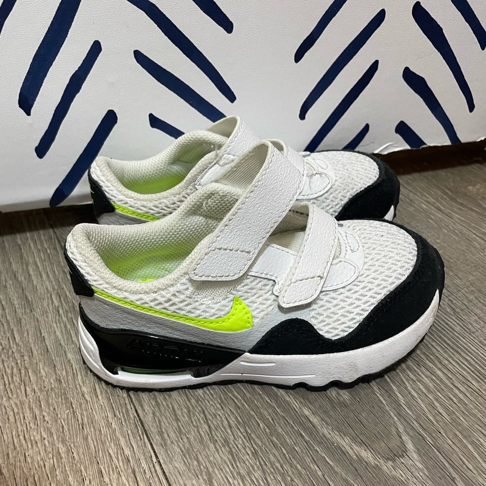 Toddler boy Nike Airmax SYSTM sneakers